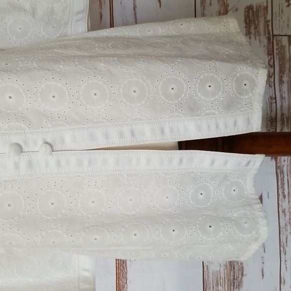 Chico’s White Eyelet Tunic - Picture 5 of 13